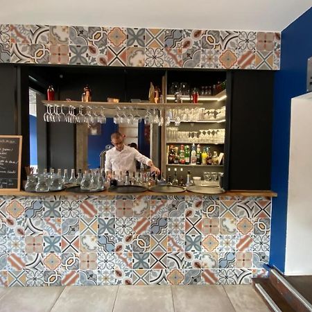 Hotel Restaurant La Place Saint-Amand-Mont-Rond 외부 사진