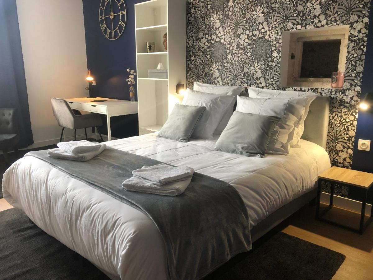 Hotel Restaurant La Place Saint-Amand-Mont-Rond 외부 사진