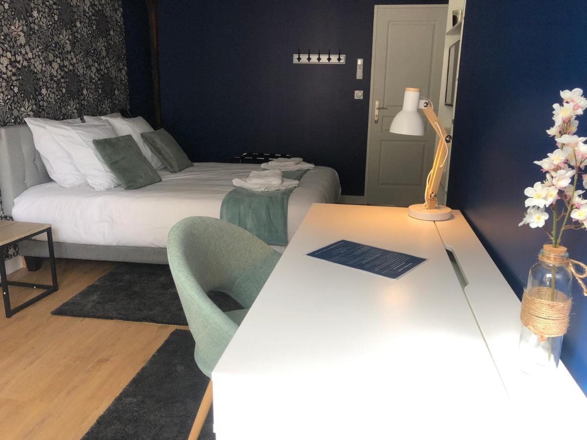 Hotel Restaurant La Place Saint-Amand-Mont-Rond 외부 사진