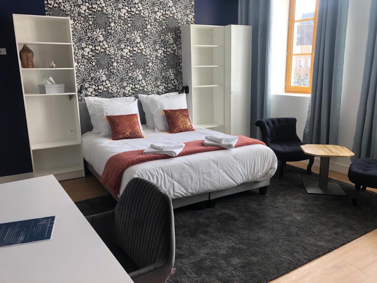Hotel Restaurant La Place Saint-Amand-Mont-Rond 외부 사진