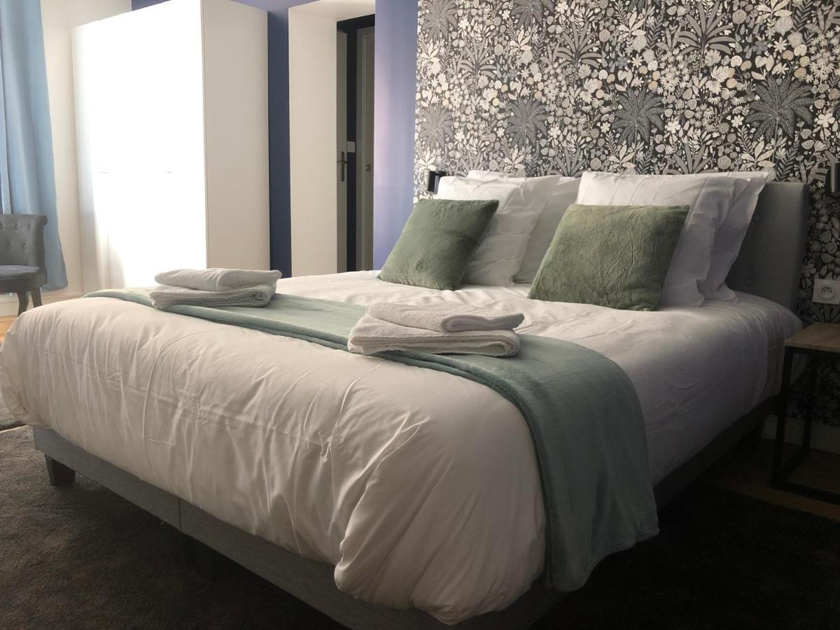 Hotel Restaurant La Place Saint-Amand-Mont-Rond 외부 사진