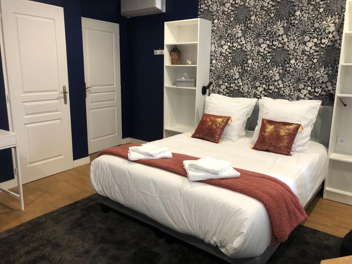 Hotel Restaurant La Place Saint-Amand-Mont-Rond 외부 사진