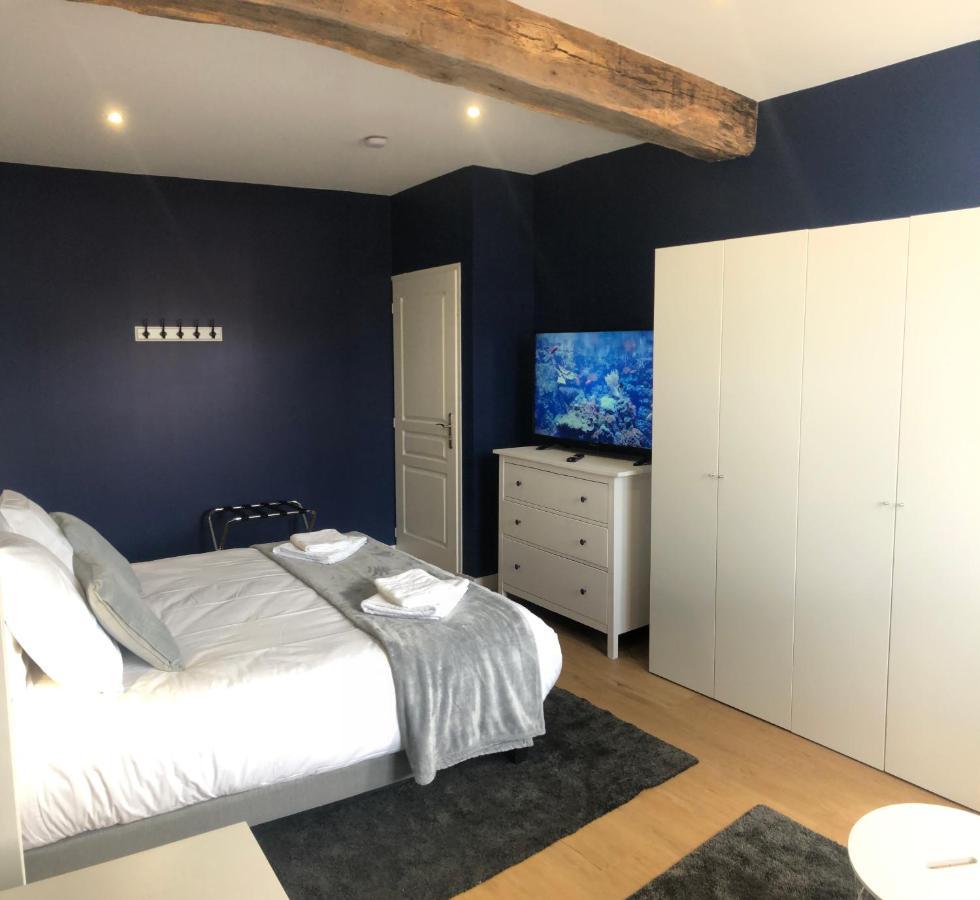 Hotel Restaurant La Place Saint-Amand-Mont-Rond 외부 사진