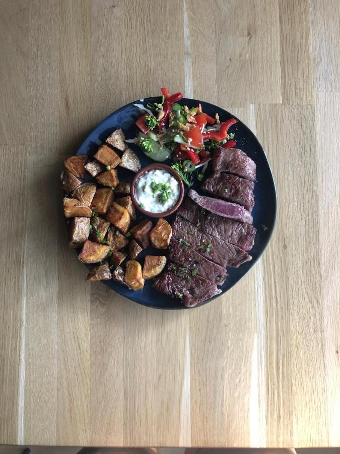 Hotel Restaurant La Place Saint-Amand-Mont-Rond 외부 사진