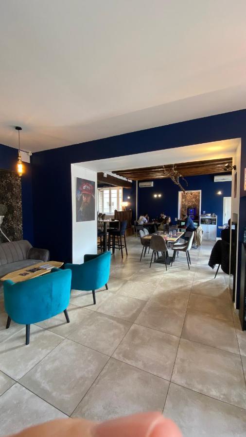 Hotel Restaurant La Place Saint-Amand-Mont-Rond 외부 사진